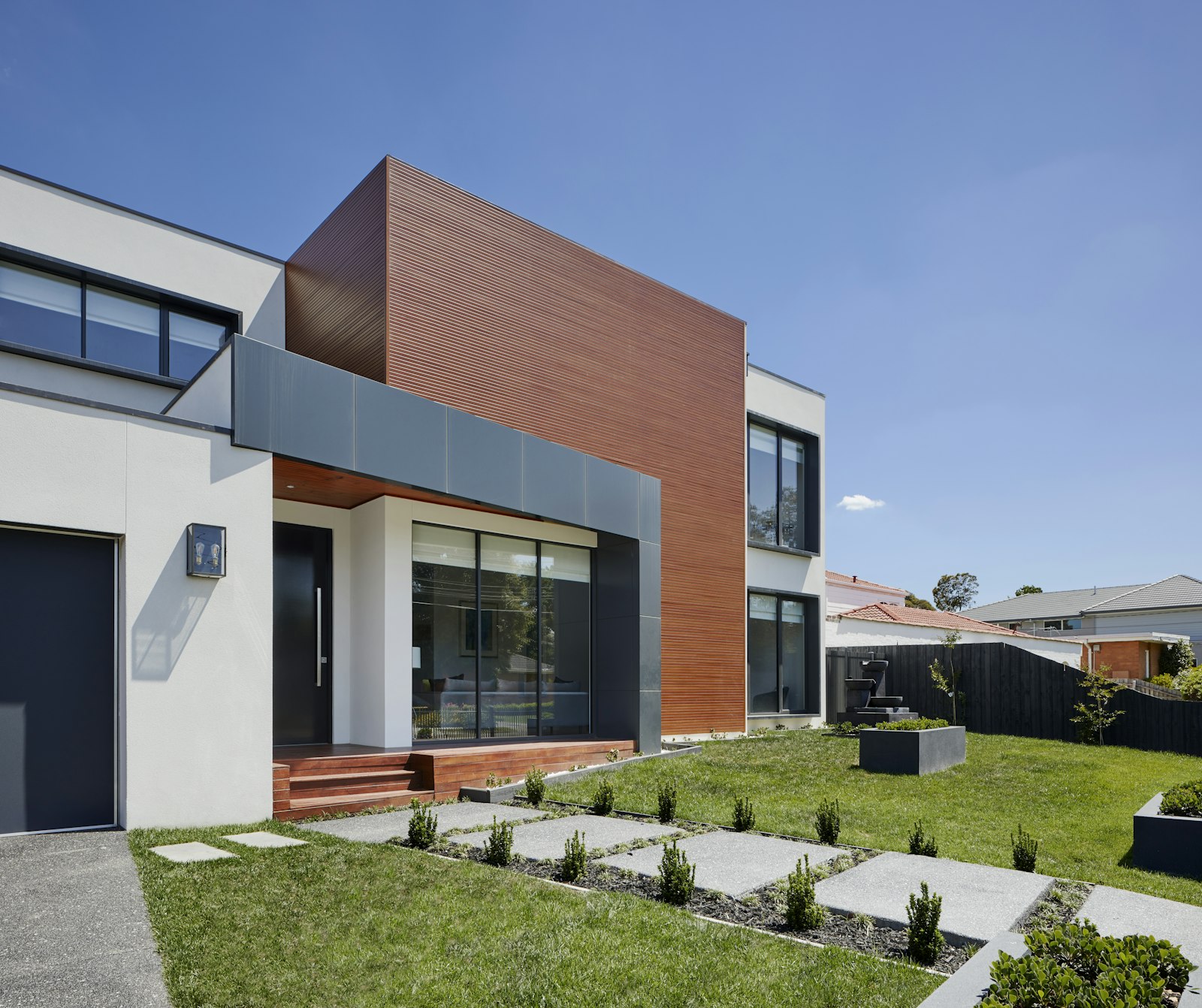 Guaynabo family home with garden
